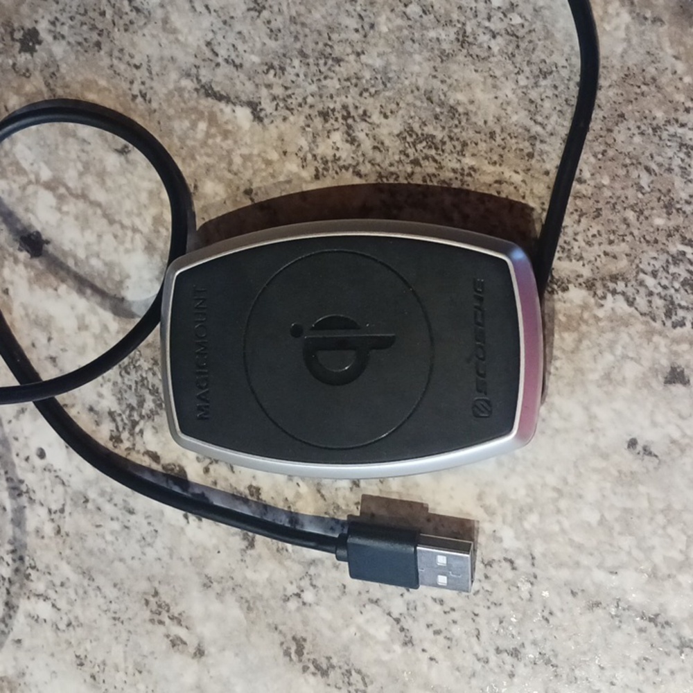 Scosche MagicMount Wireless Charge
